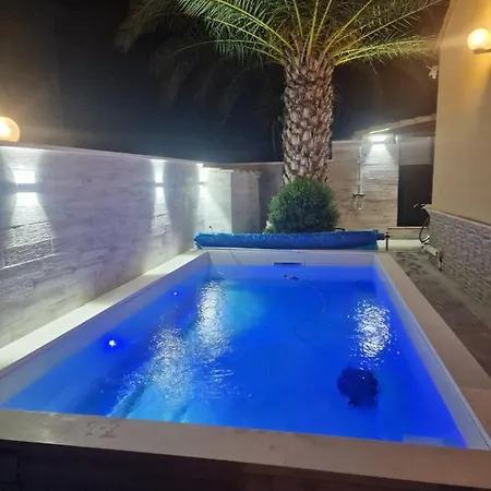 La Di Leonardo, Con Piscina Privata *