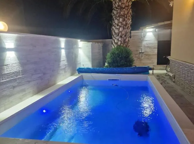 La Di Leonardo, Con Piscina Privata *